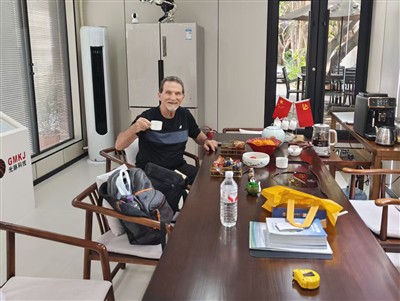 Argentinian Client Mr. Carlos Visits GMKJ Shenzhen Factory